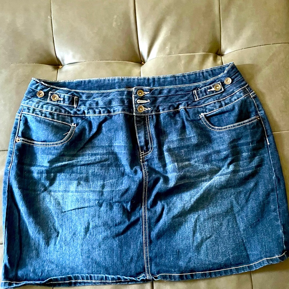 🔥2/$25🔥 Plus size denim mini skirt